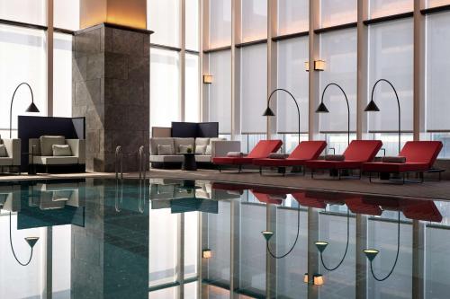 Πισίνα στο ή κοντά στο Andaz Nanjing Hexi, By Hyatt