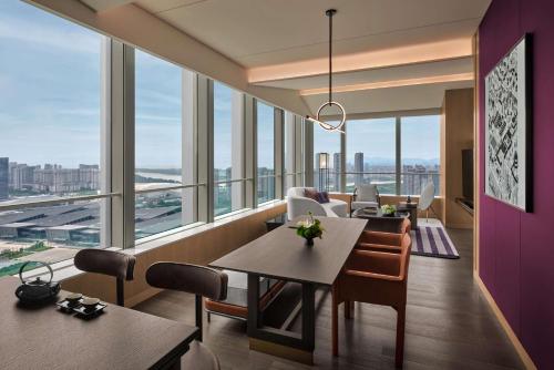 Χώρος καθιστικού στο Andaz Nanjing Hexi, By Hyatt