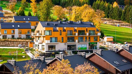 Wonder Home - Apartamenty Hillside tuż przy stoku, sklep, plac zabaw i zewnętrzna siłownia na terenie kompleksu