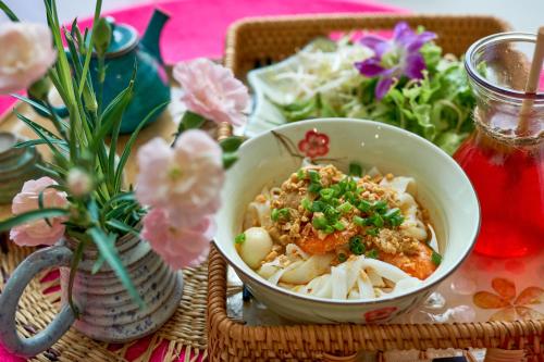 Makanan di atau berdekatan apartmen