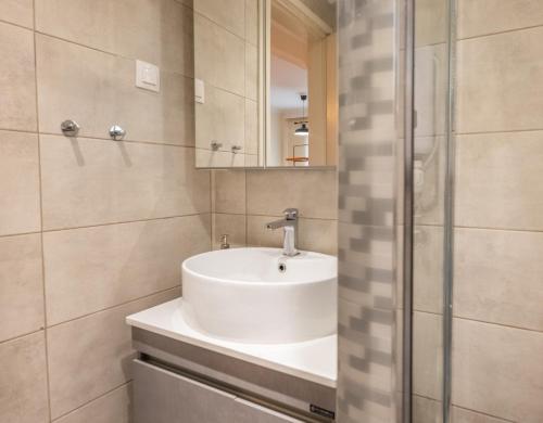Ippocrates Luxury Apartment