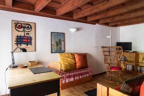 Youhosty - Santa Marta 11 bis