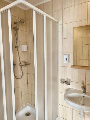 Ένα μπάνιο στο Apartamenti DVINSKA