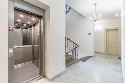 Foto Cozy quiet new apartment in Karlin square 4