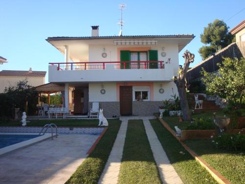 Piso superior tranquilo terraza y vistas A 45 min de Barcelona