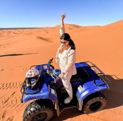 Tetamu yang menginap di Merzouga Nice luxury Camp