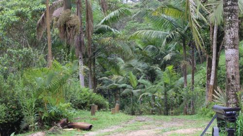 Taman di luar Rancho Potala