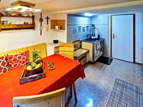 Una cocina o zona de cocina en Walserhaus