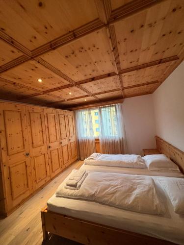 Luxury Apartment Davosにあるベッド