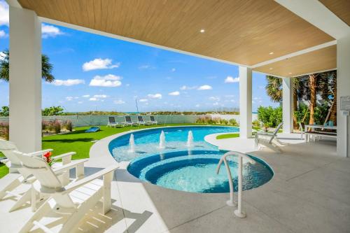 Piscina en o cerca de Sunset Blue