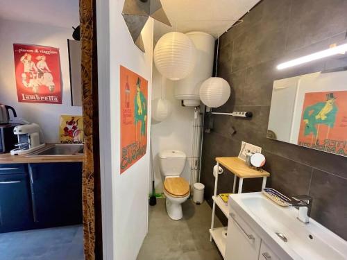 Vonios kambarys apgyvendinimo įstaigoje L'Abreuvoir - Mignon petit studio au coeur de la Krutenau