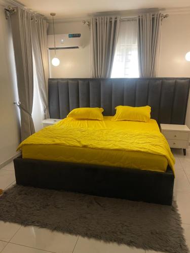 Postel nebo postele na pokoji v ubytování Apartment by Grace wheel