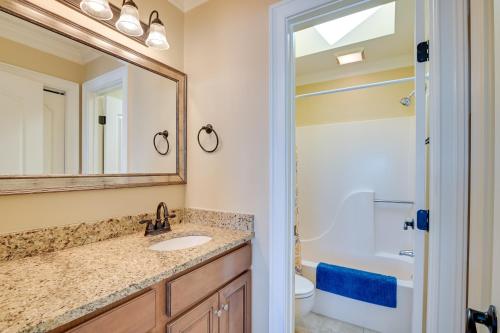 Bathroom sa Oceanfront Murrells Inlet Home with Beach Access!