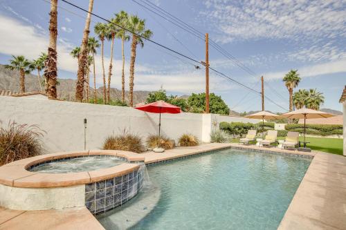 Piscina en o cerca de Sunlit La Quinta Oasis with Saltwater Pool and Spa!