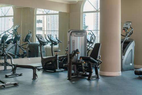 Fitness centrum a/nebo fitness zařízení v ubytování Waymore Hotel Spa & Casino