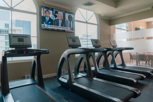 Fitness centrum a/nebo fitness zařízení v ubytování Waymore Hotel Spa & Casino