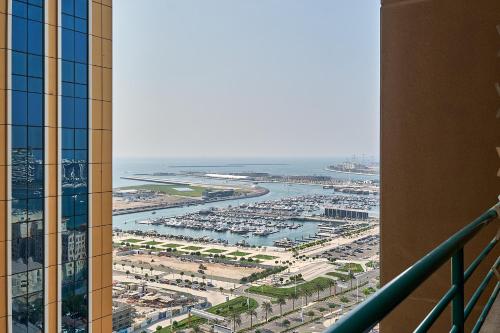 Fotografie z fotogalerie ubytování Delightful stay at the 1BR apt with coastal view v Dubaji