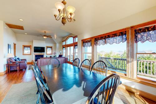 a dining room with a table and chairs at Mermaid's Lair in Salvo