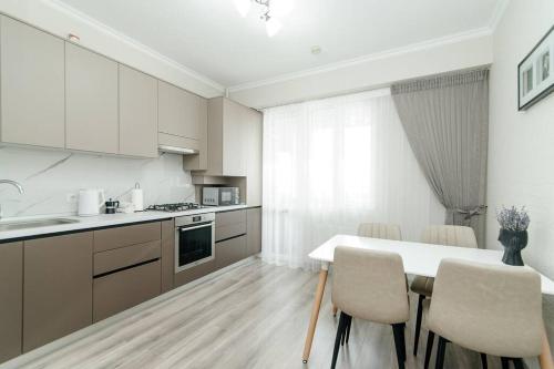Cozy 2 bedroom apart., Park area