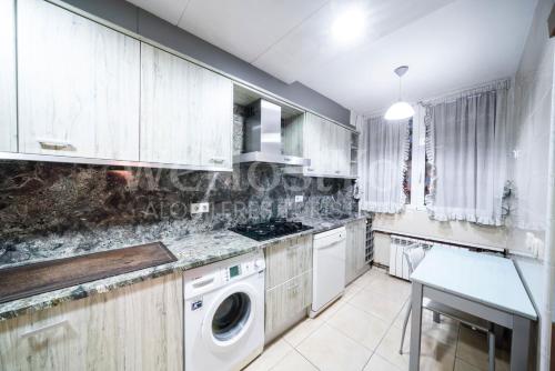 Bel Appartement Roses, Arenes 15 - WeHostYou