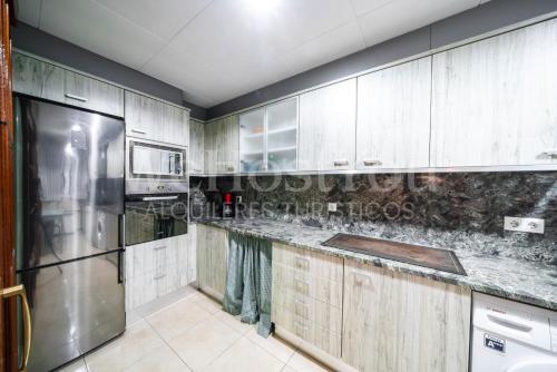 Bel Appartement Roses, Arenes 15 - WeHostYou