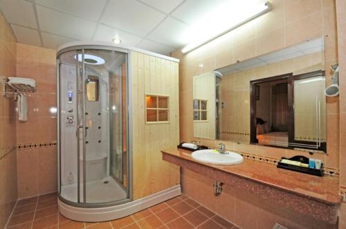 Gallery image of Duy Tan Hotel in Hue