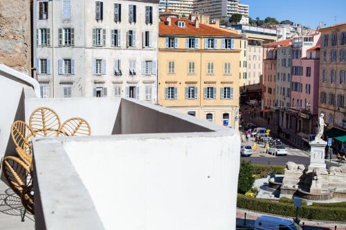 Vue générale sur Ajaccio ou vue de la ville depuis l'appartement