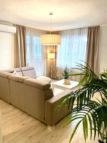 The Elite Suite downtown A/C & garage parking