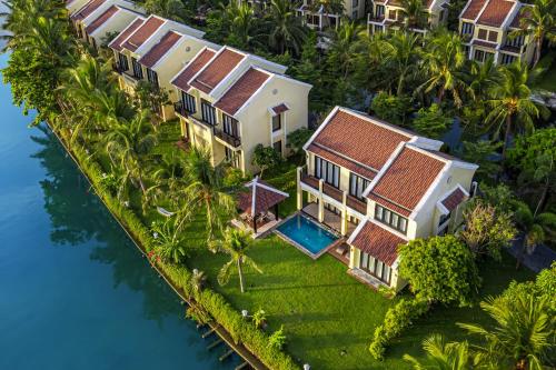 eine Luftansicht der Villen im Resort in der Unterkunft Koi Resort & Spa Hoi An in Hoi An