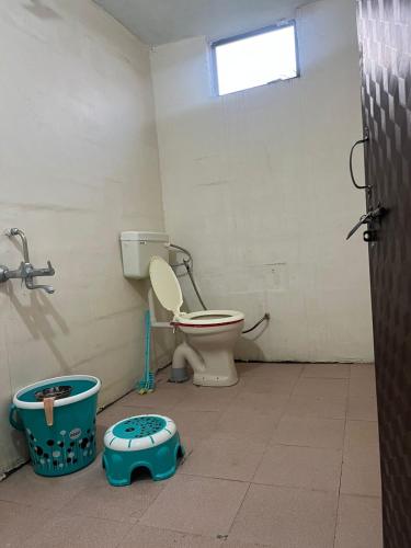 Bilik mandi di Apna Farmhouse - Private Villa with Pool & Play area - Near Fort -15 min to Ellora Caves