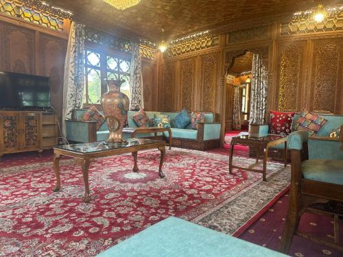 Harmukh Houseboat by Stay Pattern – Photos 3