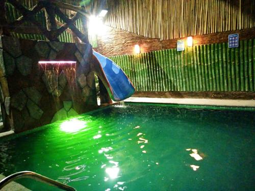 Swimming pool sa o malapit sa Ohana private pool