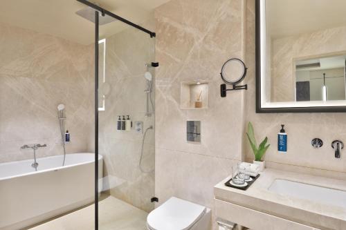 Koupelna v ubytování Novotel Jodhpur ITI Circle