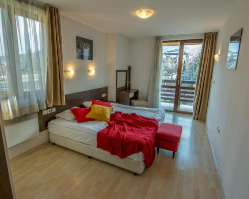 Ένα ή περισσότερα κρεβάτια σε δωμάτιο στο Banderitsa Apartment 1