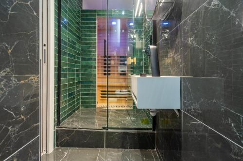 Luxe Marais Getaway - Suite Exclusive avec Sauna