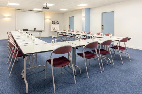 Espace de conférence ou salle de réunion dans l'établissement Mercure Millau