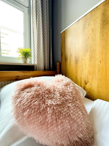 Katil atau katil-katil dalam bilik di Explorer B&B Old Town Rooms & Apartment #don't be a tourist, be an Explorer!