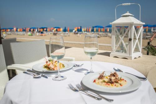 Možnosti oběda a/nebo večeře pro hosty v ubytování Hotel Vittoria