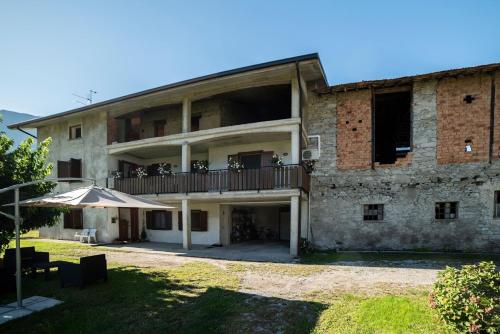 El edificio en el que está la casa de huéspedes