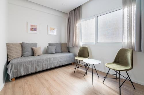 ERMOU 40 SUITES