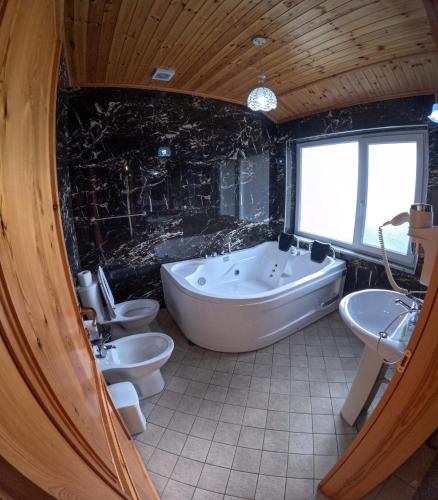 Un baño de Buna Park Hotel