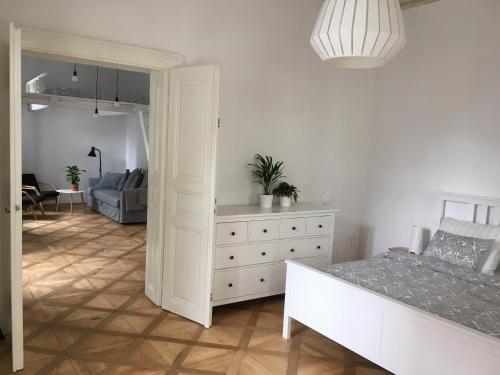 Stylish apartment 5 mins from the Charles Bridge