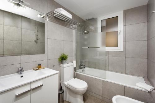 Eixample Building Apartments by Mercedes Heritage photo 142