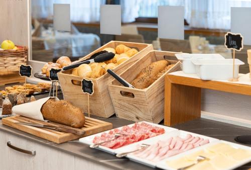 Eten bij of ergens in de buurt van het hotel

