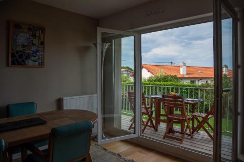 Appartement cosy, vue mer, terrasse et parking situé à Beaurivage