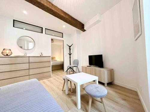 Le James Close: Apt 4 Prs standing - Vieille Ville
