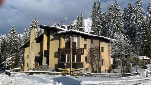 Cosy Lodge un rifugio romantico nel cuore delle Dolomiti durante l'inverno