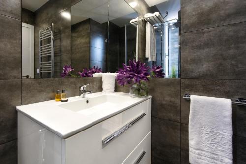 Eixample Building Apartments by Mercedes Heritage photo 95