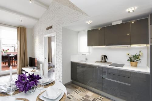 Eixample Building Apartments by Mercedes Heritage photo 122