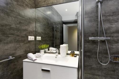 Eixample Building Apartments by Mercedes Heritage photo 136